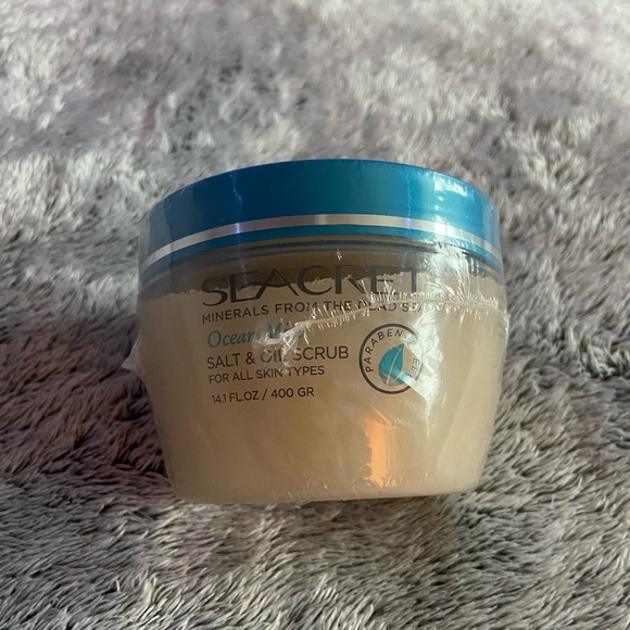 Seacret Ocean Mist Salt and Oil Scrub - Picture 3 of 15